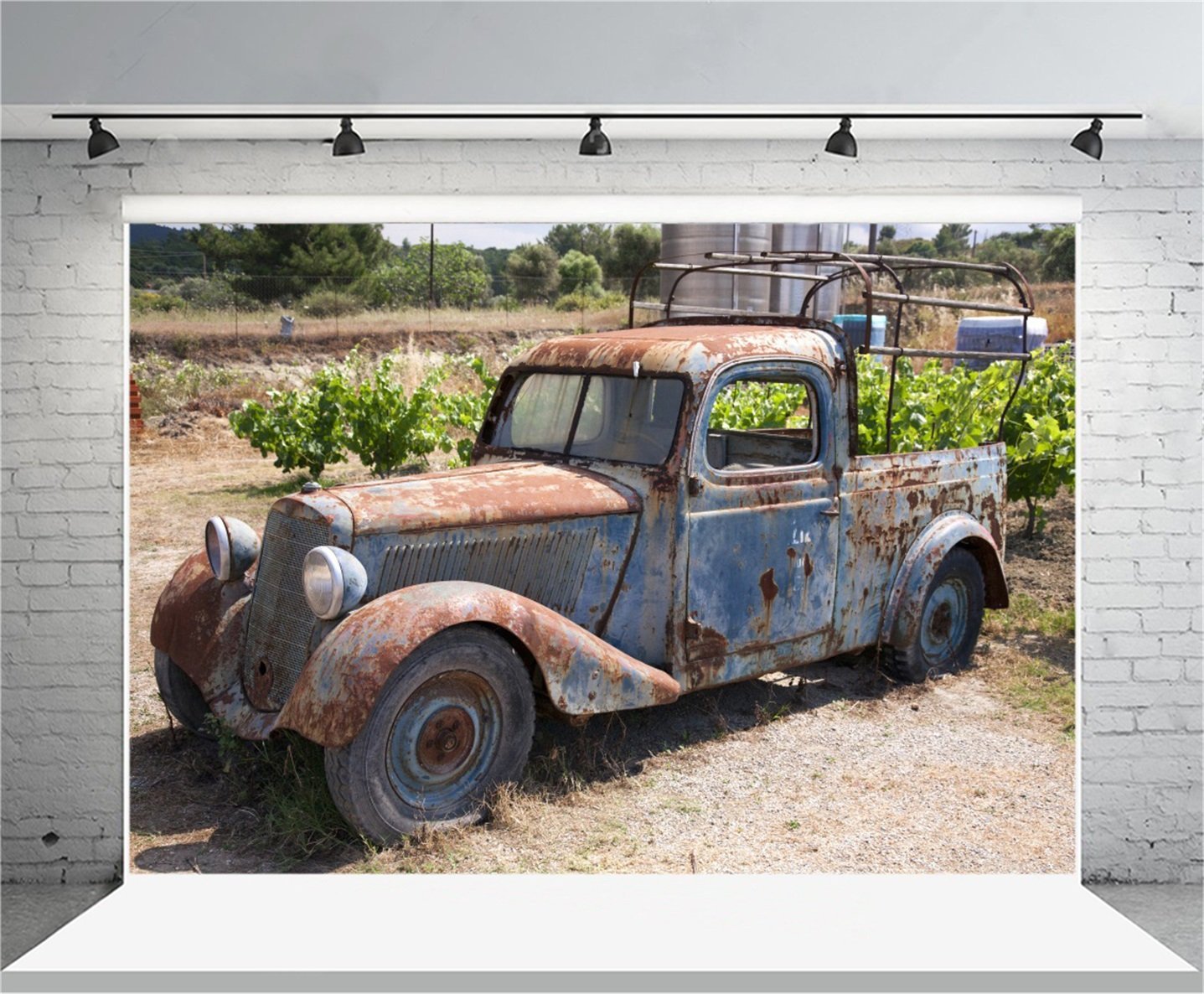 HelloDecor Polyester Fabric 7x5ft Shabby Car Backdrop Rusty Pickup