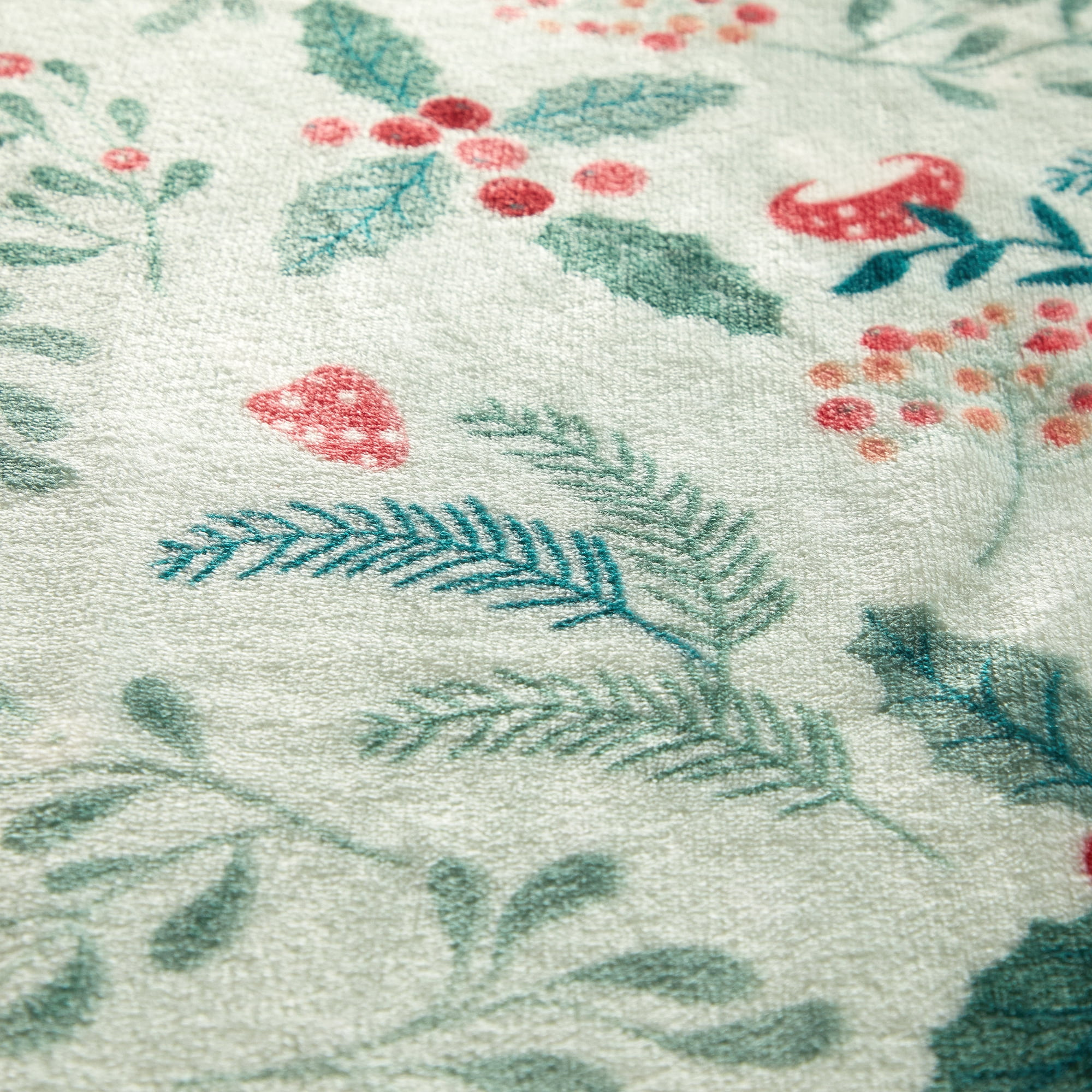Holiday Time 50"x60" Blue Holly Plush Throw, All Ages
