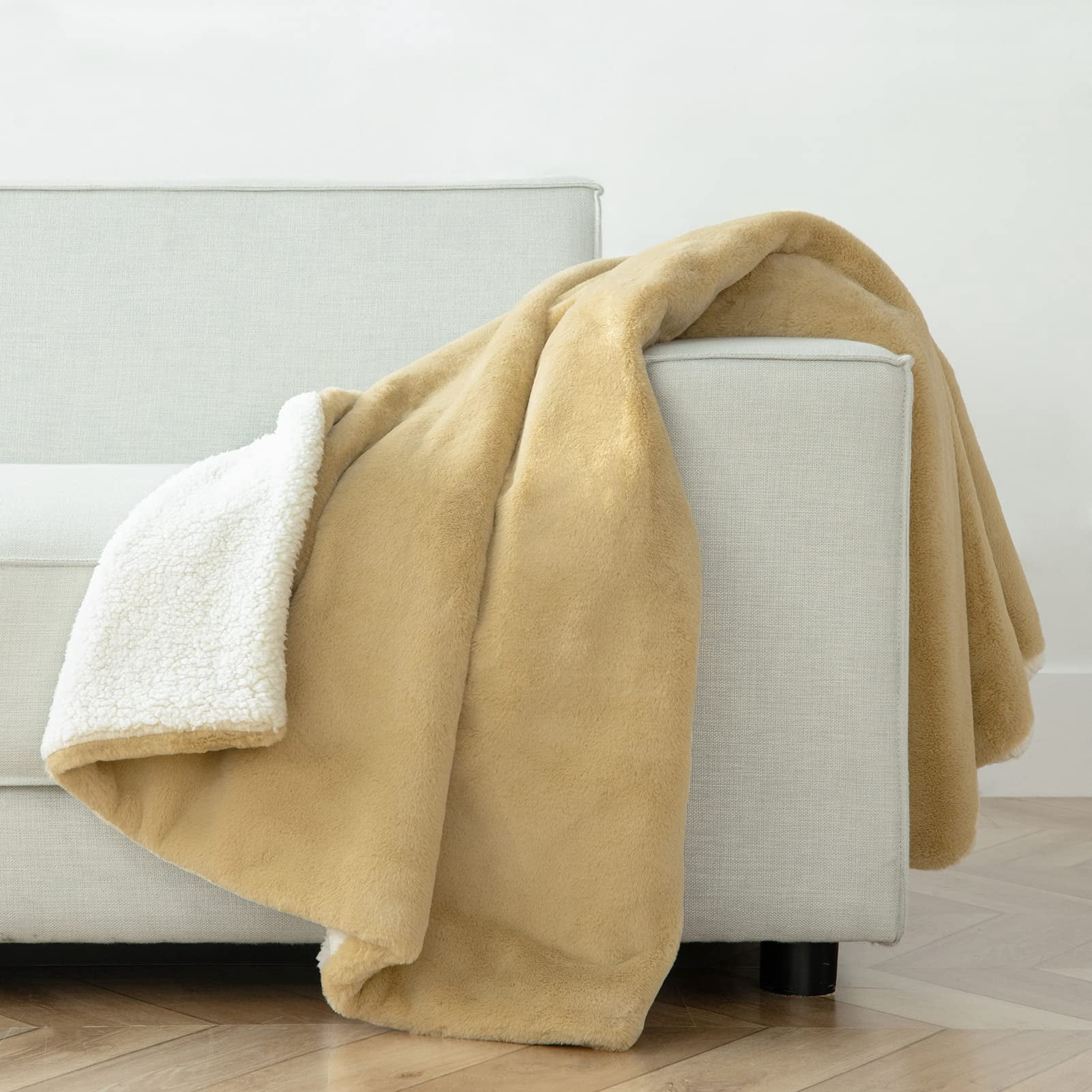 Phantoscope Faux Rabbit Fur Fleece Throw Blanket, Ultra Soft Warm Blanket for Couch and Bed, Beige, 50 x 60 in
