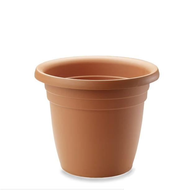 Crescent Garden In/Outdoor Emma Round Plastic Flower Pot Terracotta