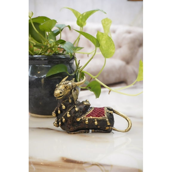 Handcrafted Brass Nandi Figurine with Red Detailing - Decorative Sculpture