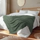 thumbnail image 3 of Manta Tejida Dreamlab, Frazada Decorativa para Pie de Cama o Sofá, Throw Blanket de Punto Grueso, Manta Elegante, Ligera y Acogedora, Color Té Verde, 3 of 4