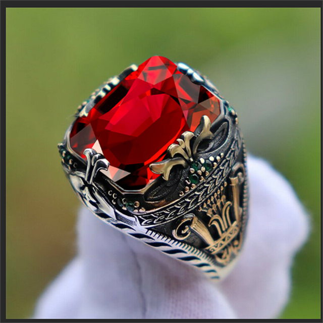 Nuevo anillo de lujo con incrustaciones de esmeralda para hombre, anillo de personalidad dominante Retro para asistir a la joyería de fiesta de banquete Tan Jianjun unisex