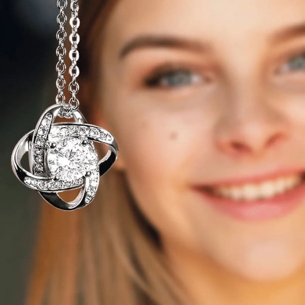 Collar de trébol de cuatro hojas, diseño hueco simple, cadena de clavícula con corazón eterno, regalo para hija