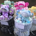 thumbnail image 4 of Ramo De Flores Sanrio Muñeca De Peluche My Melody Kuromi Cinnamoroll Kt Gato Hecho A Mano Juguete Graduación De San Valentín Con Bolsa, 4 of 4