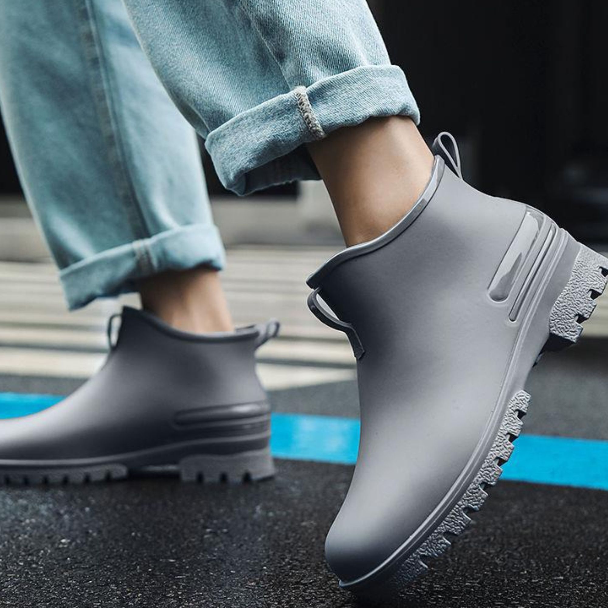 CHICVOMEY Women's Waterproof Chelsea Rain Boots Anti-Slip Work Boots for Gardening Fishing & Outdoor Ankle-Length Traction Sole Boots for Women & Men