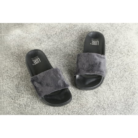 

Faux Sheepskin Slides - Grey W/Black Sole Size 5/6