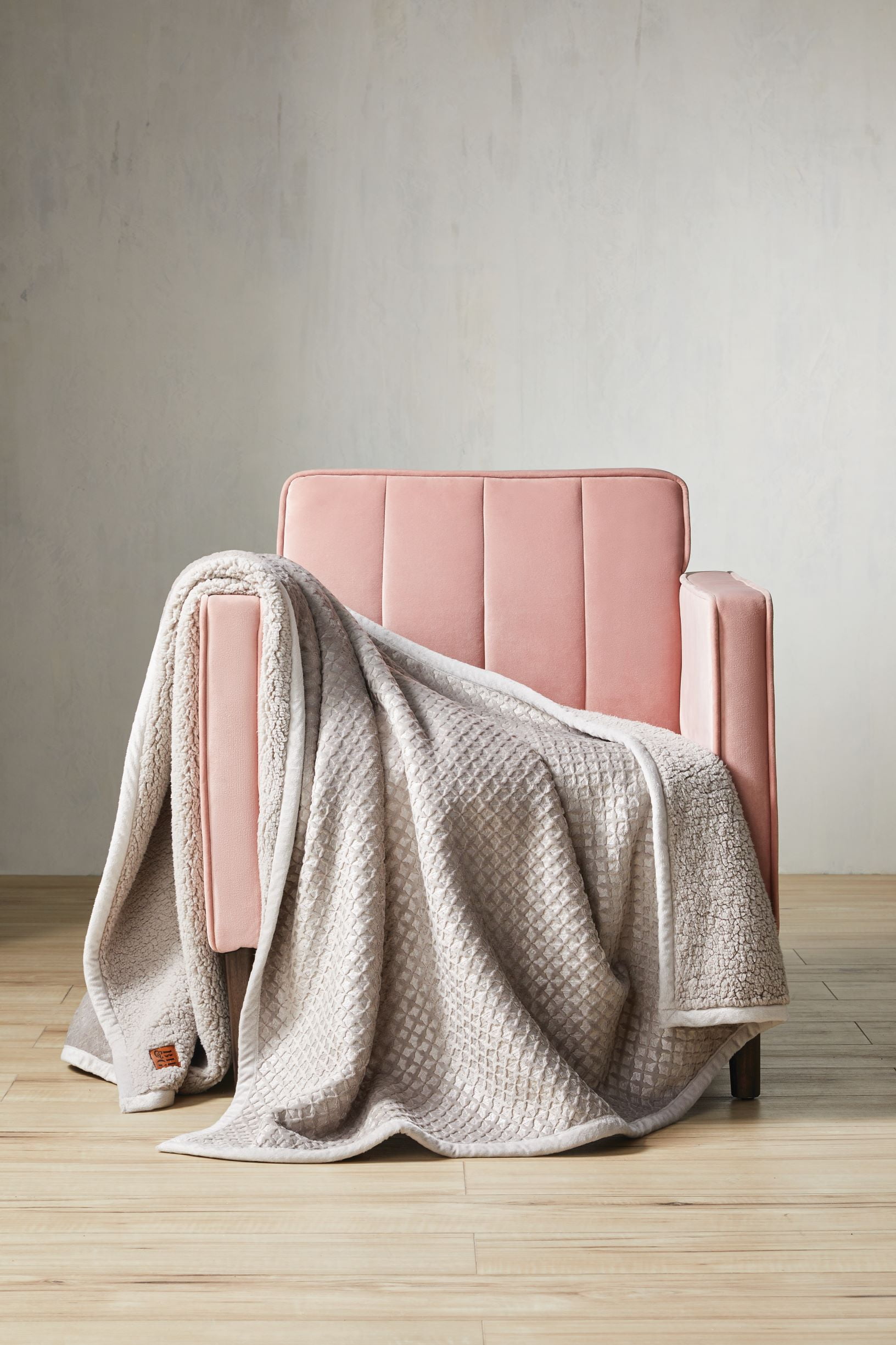 Better Homes & Gardens Oversized Sherpa Throw, 50" x 72", Gray Waffle