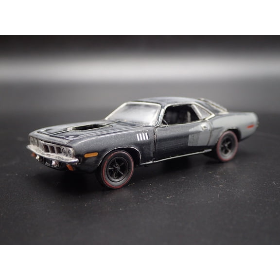 Open Box 1971 71 PLYMOUTH HEMI CUDA CUSTOM BARN FIND 1:64 SCALE DIORAMA DIECAST MODEL CAR