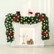 thumbnail image 1 of Borde Navideño de 2,7 Metros con Piñas Rojas y Frutos Brillantes para Decoración Navideña., 1 of 6