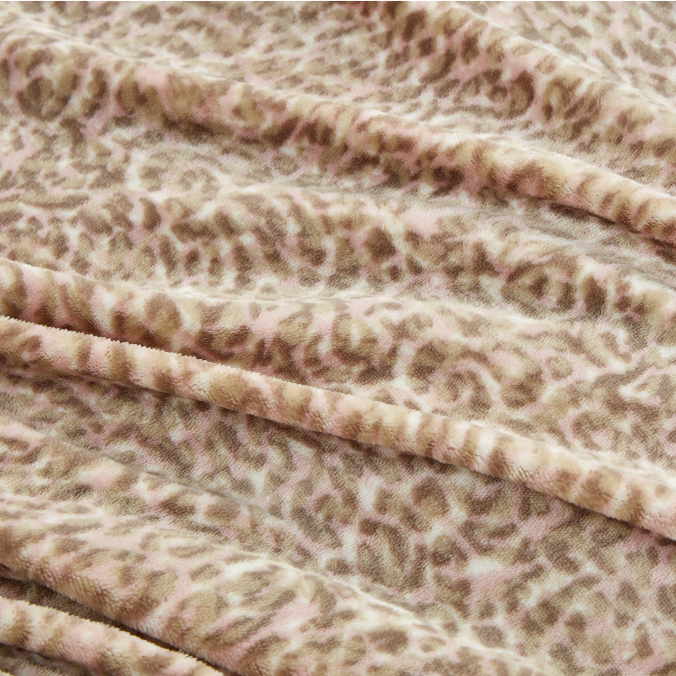 Jessica Simpson Blush Pink Leopard Printed Plush Comforter Set Twin/Twin XL Size - 2 Piece Set