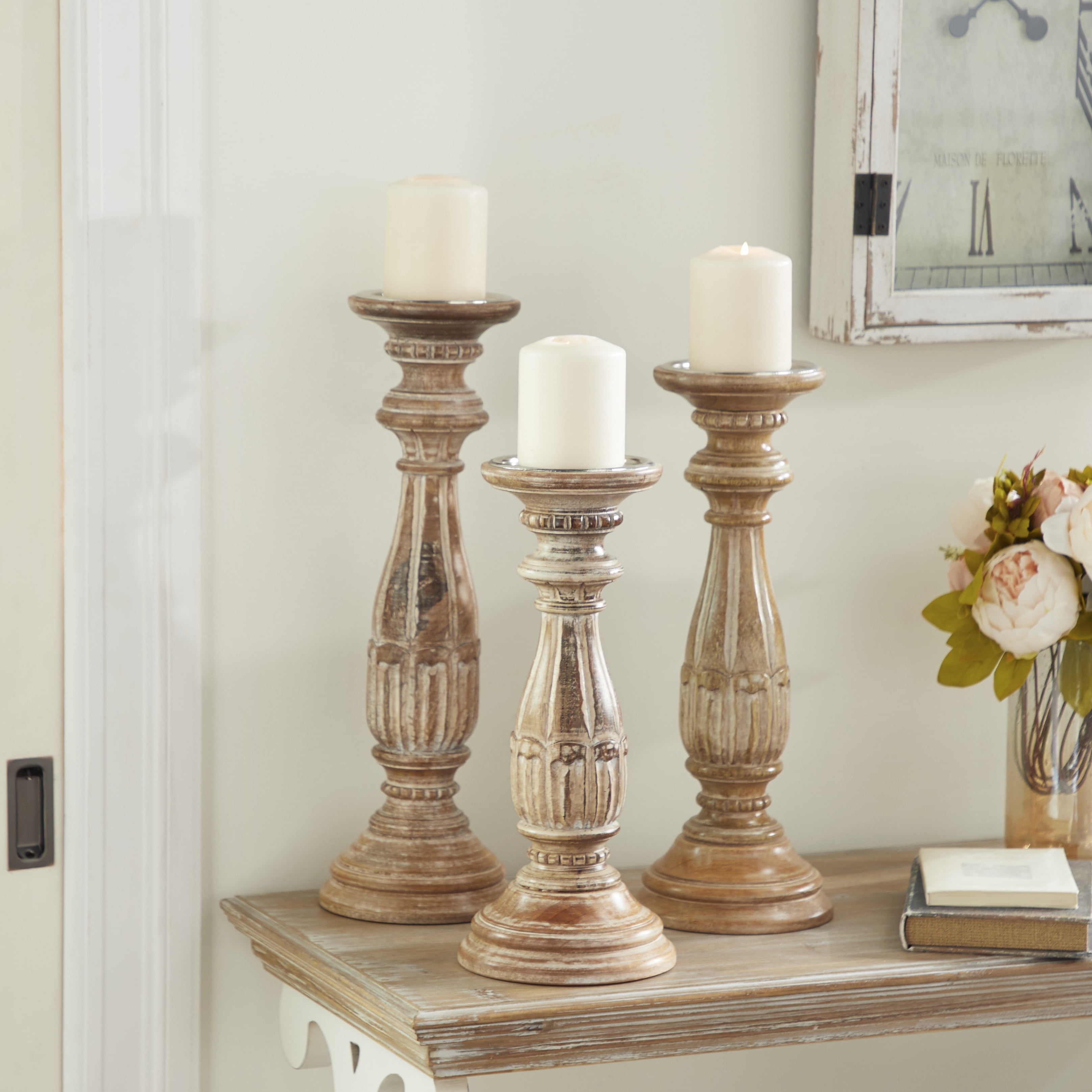 DecMode Set of 3 Traditional 14, 16, and 18 inch distressed brown