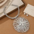 thumbnail image 4 of 2 piezas / conjunto Estilo de denim punk exagerado Conjunto de pendientes de collar colgante de flores grandes de alambre de aluminio amigable con el medio ambiente, 4 of 4