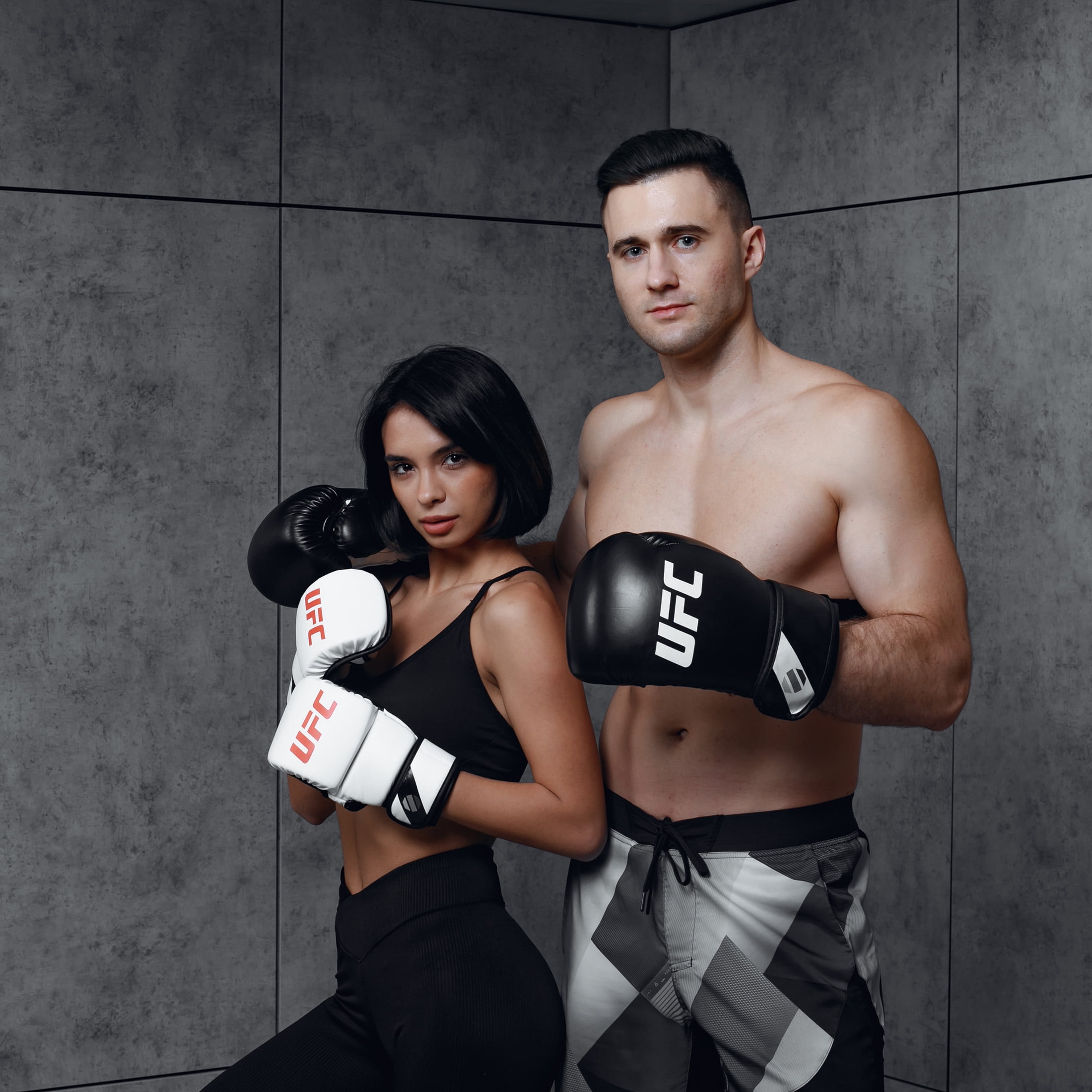 UFC MMA Sparring Gloves - S/M, White - All-In-One Training Essential - Boxing Protection with MMA Versatility