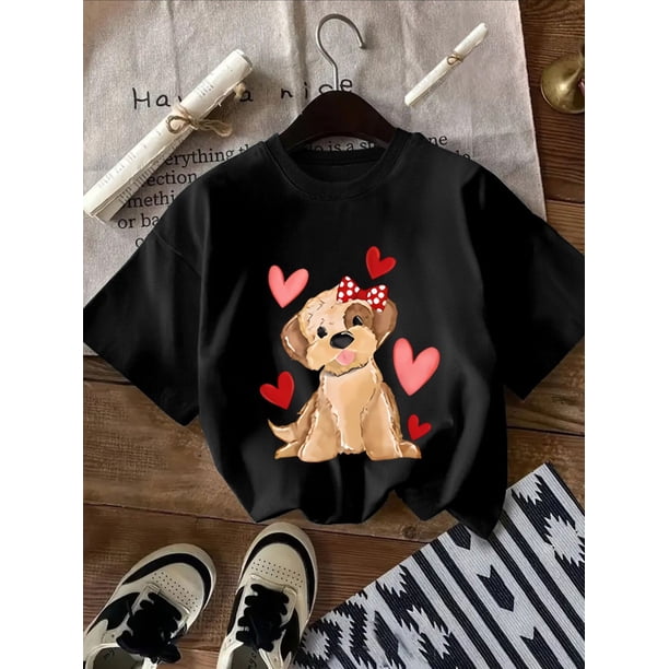 Camiseta con estampado gráfico de perro con corazones, informal y cómoda, de manga corta y cuello redondo para niña, ideal para primavera y verano. Ropa para actividades al aire libre.