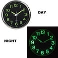 thumbnail image 3 of Reloj de Pared Luminoso Perfecl Silencioso con Números Función de Luz Nocturna, 3 of 7