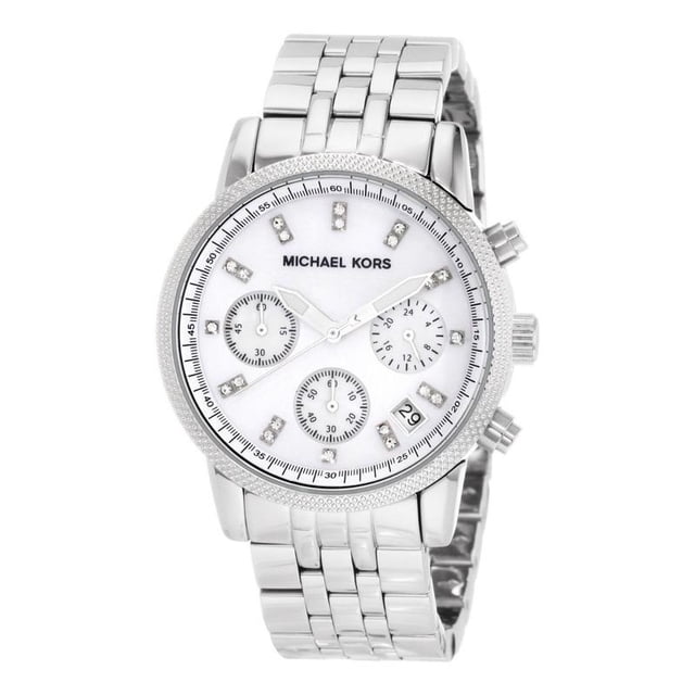 reloj de acero inoxidable michael kors classic mk5020 para mujer reloj plateado con esfera blanca; vista frontal centrada con bisel texturizado, índices con cristales, tres subesferas cronográficas y fechador entre 4 y 5; brazalete de eslabones pulidos con cierre desplegable sobre fondo blanco.