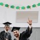 thumbnail image 4 of KAKOWELY Banderín Decorativo Verde Con Gorras De Graduación Para Fiesta Y De Fotos, 4 of 4