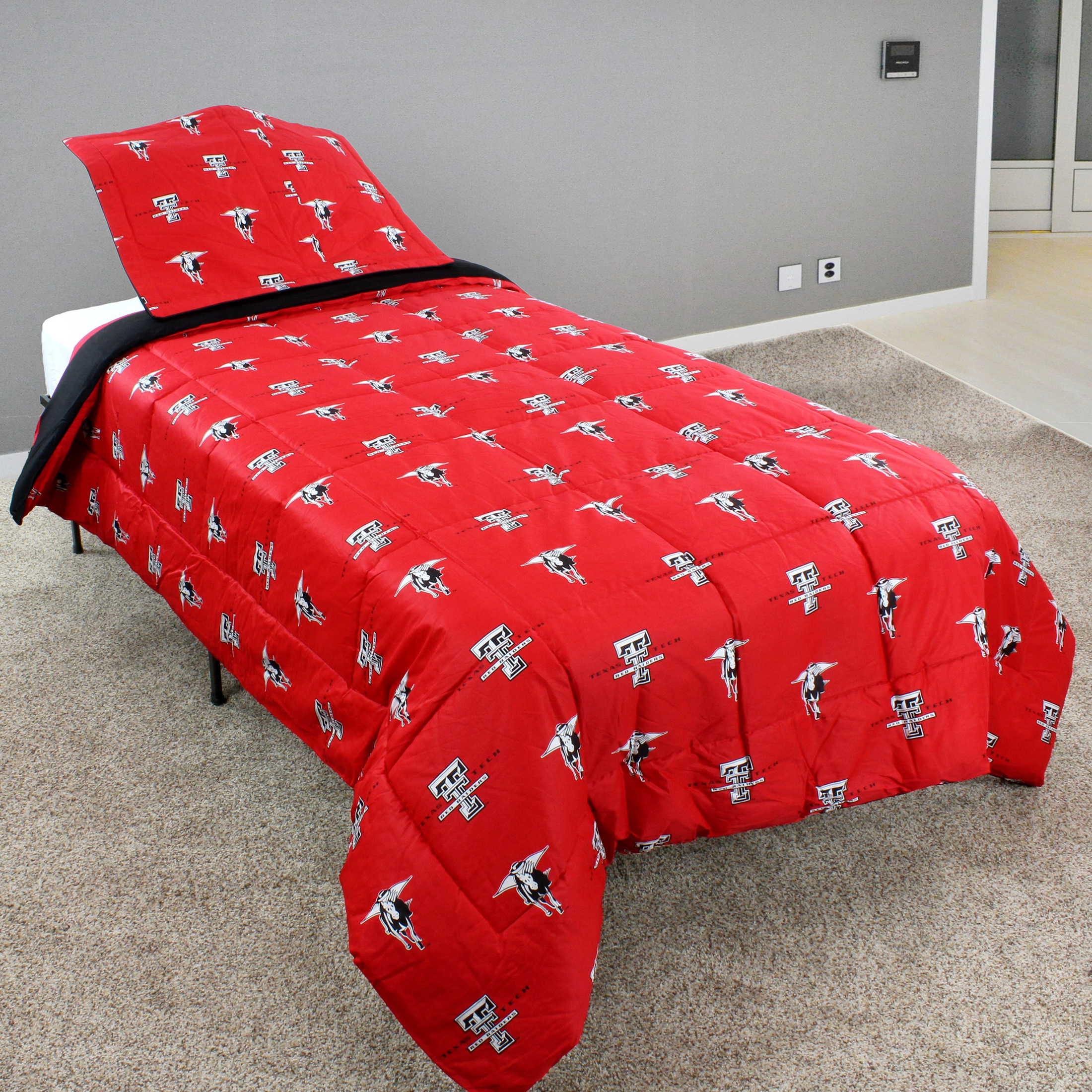 Texas Tech Red Raiders 3 Pc Reversible Cotton Comforter Set, 1 Comforter, 2 Shams, Full