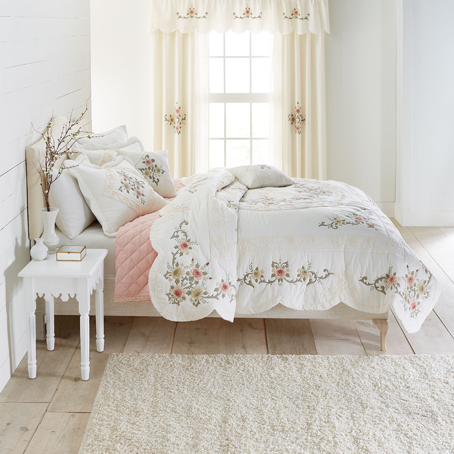 Brylanehome Ava Oversized Embroidered Cotton Quilt Twin, Ivory