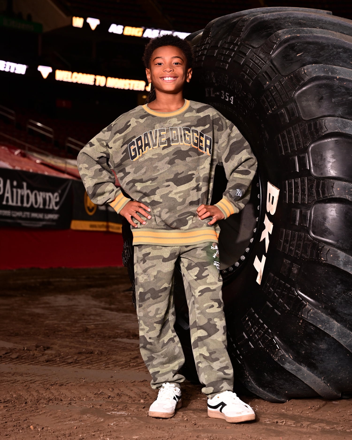 Monster Jam Boys Crewneck Sweatshirt and Joggers 2-Piece Set, Sizes 4-16
