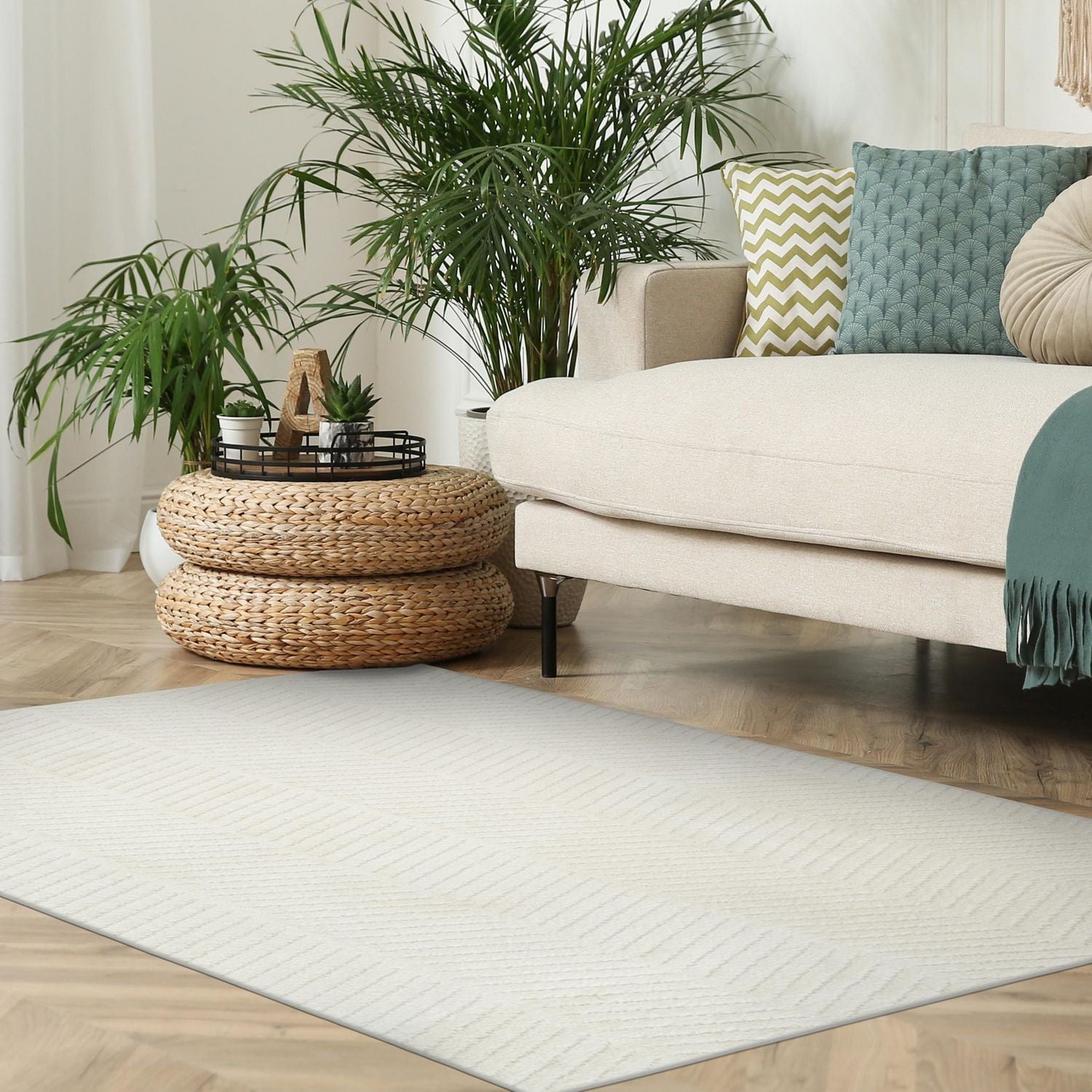 Avenue B Diagonals Off white 5' x 7' area rug