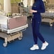 thumbnail image 4 of Conjuntos de uniforme médico para mujer, blusas y pantalones deportivos, ropa de trabajo de enfermería, uniforme de enfermería para Azul marino, 4 of 6