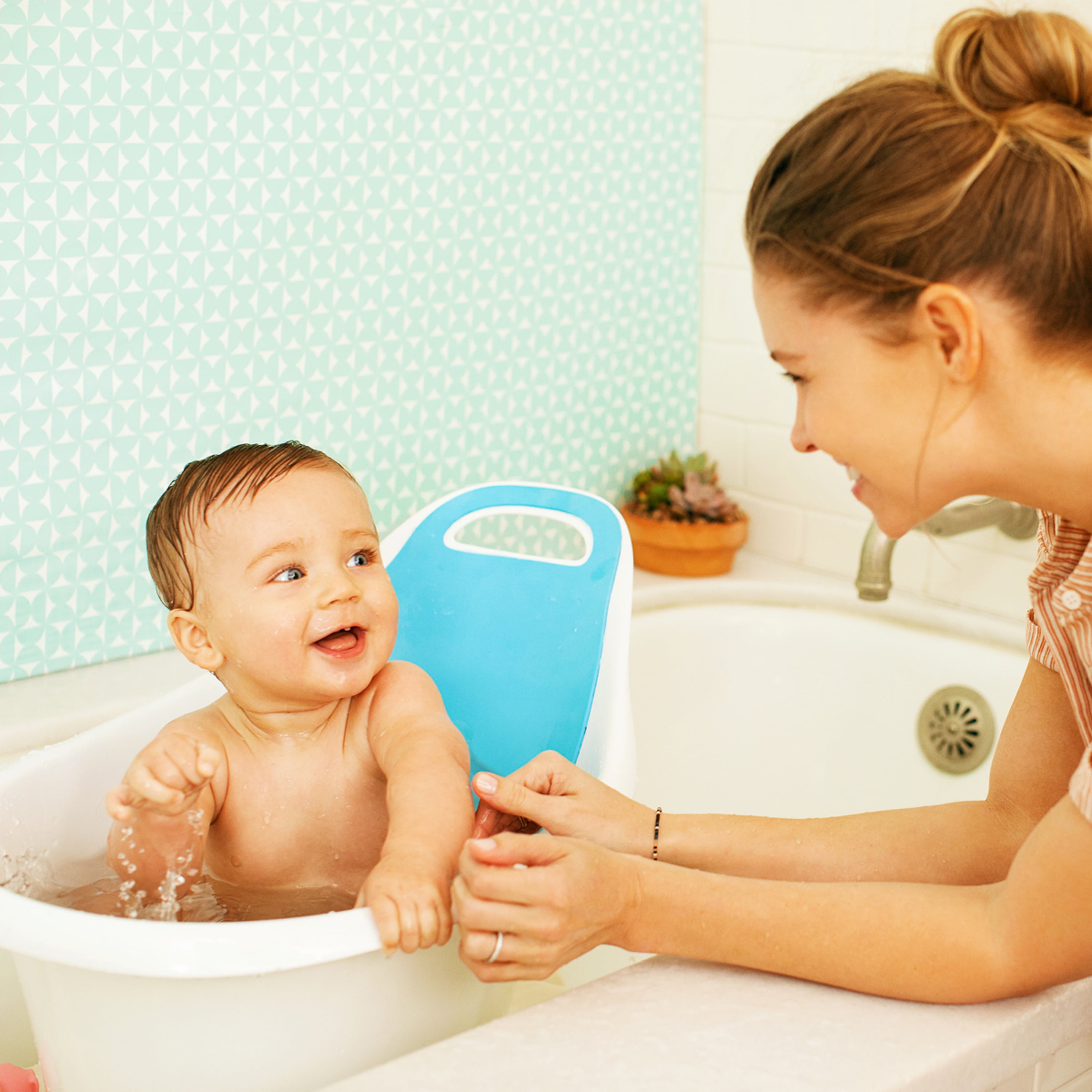 Munchkin Sit Soak Non Slip Dual Stage Ridgid Baby Bath Tub