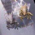 thumbnail image 4 of Broche de caballo con incrustaciones de diamantes de imitación, broche de caballo volador, diseño tridimensional de caballo, para suéter, bufanda, vestido, insignia, accesorio de joyería, 4 of 7