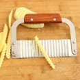 thumbnail image 4 of Cortador de papas fritas onduladas de acero inoxidable, herramienta cortadora de chips de ensalada, 4 of 5
