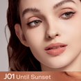 thumbnail image 2 of Brillo de labios Mistine Lip Oil Lip Plumber Tinted J01 Until Sunset, 2 of 8