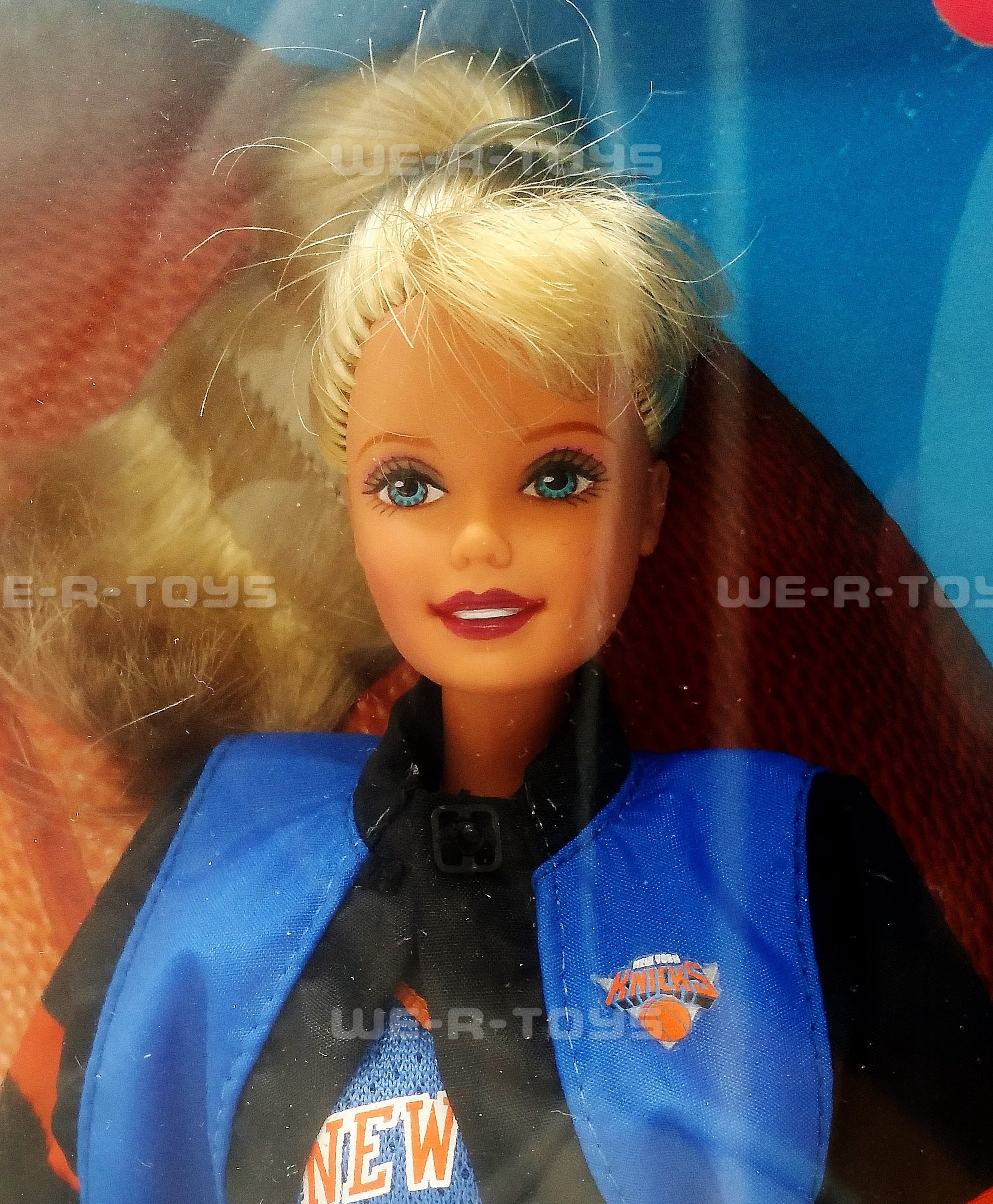 NBA Barbie Doll New York Knicks Official 1998 Mattel 20714