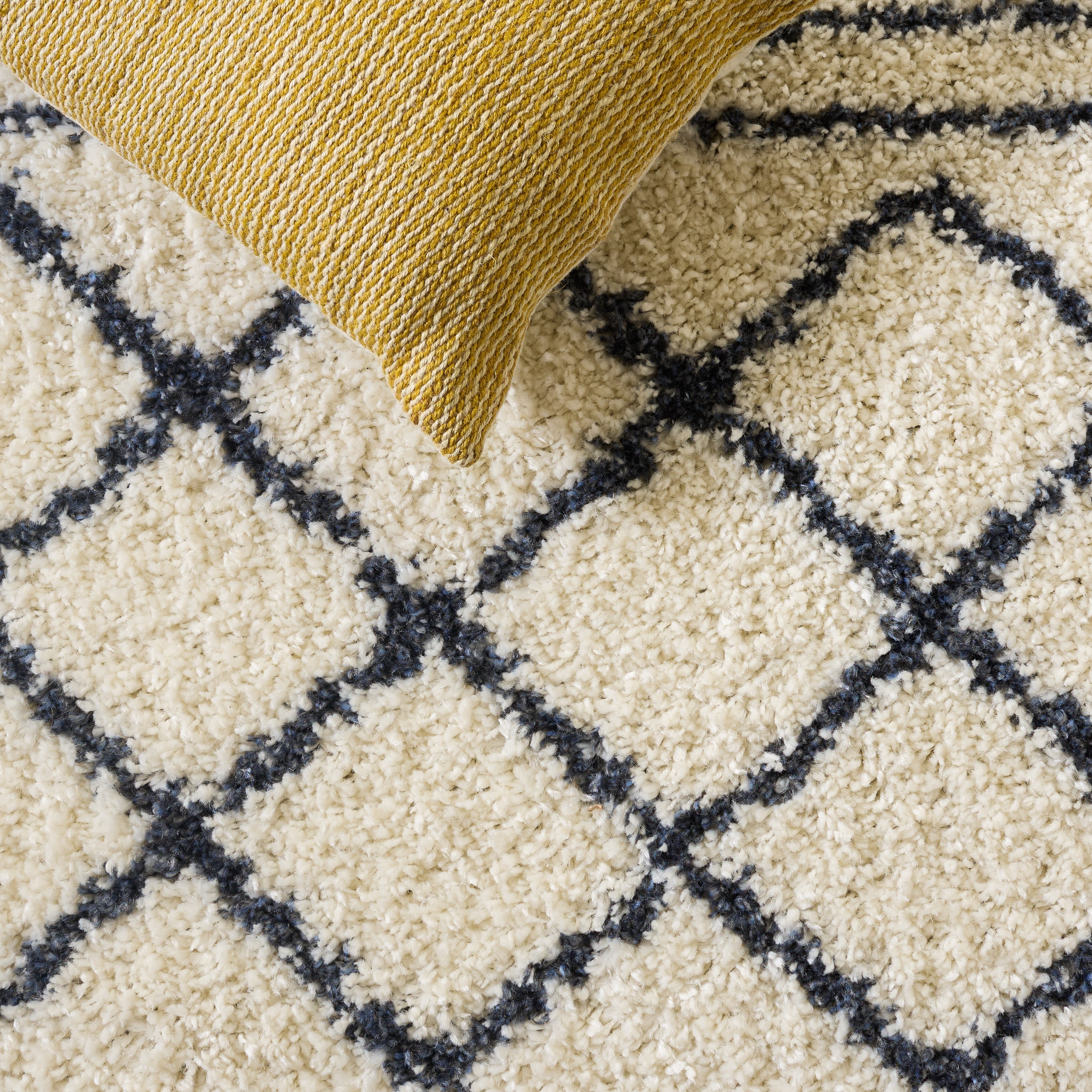 Safavieh Arizona Teagan Geometric Shag Area Rug, Ivory/Slate, 6' x 8' Oval
