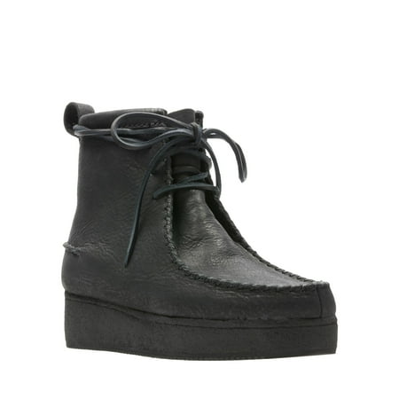 

Clarks Women s Wallabee Craft Lace Up Moccasin Boots 35569