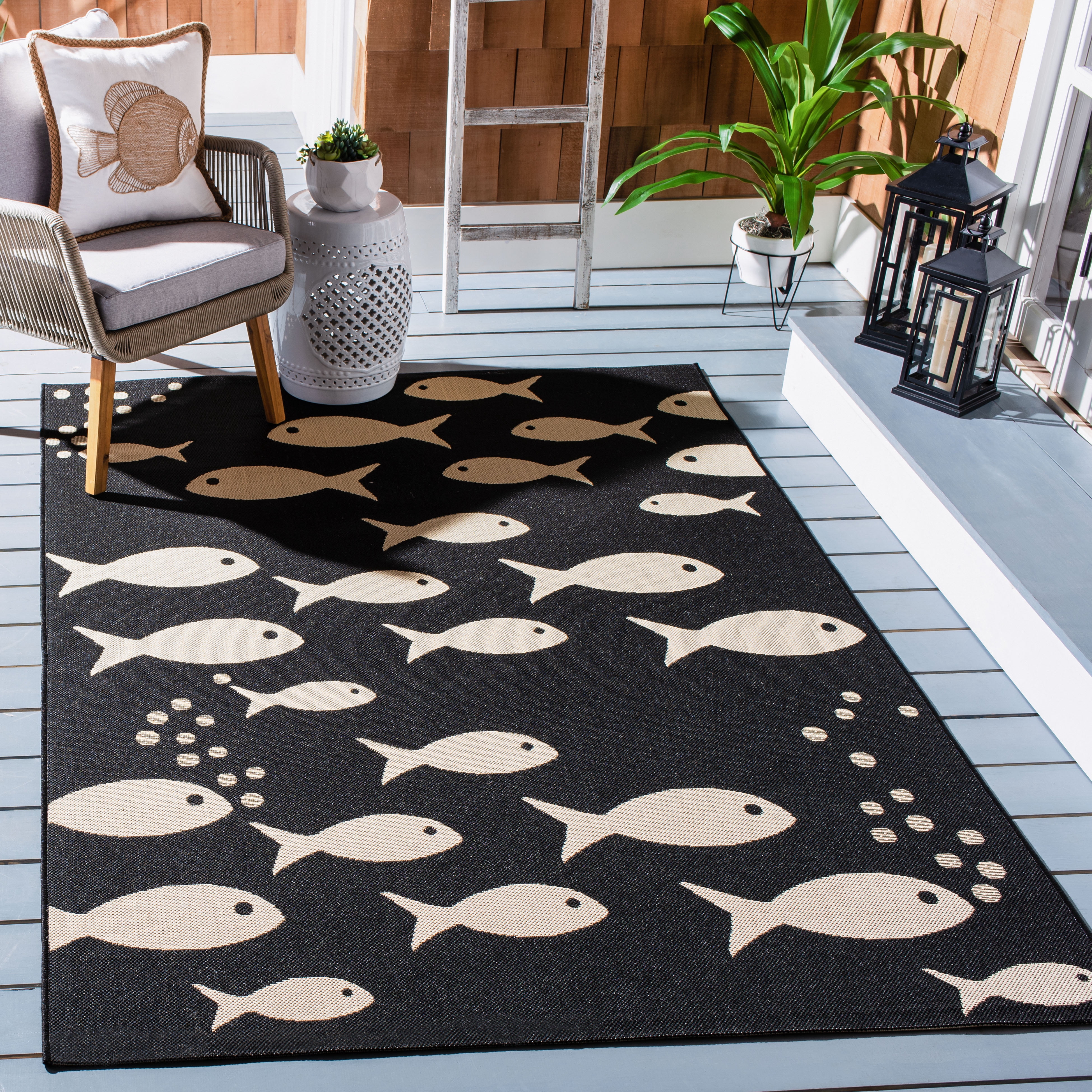 SAFAVIEH Courtyard Trena Fishes Indoor/Outdoor Area Rug, Black/Beige, 4' x 5'7"
