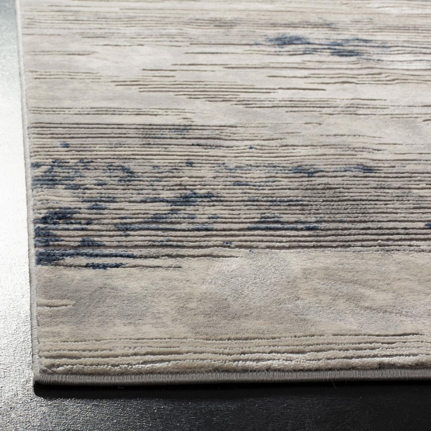 Safavieh Meadow Iskra Abstract Striped Area Rug