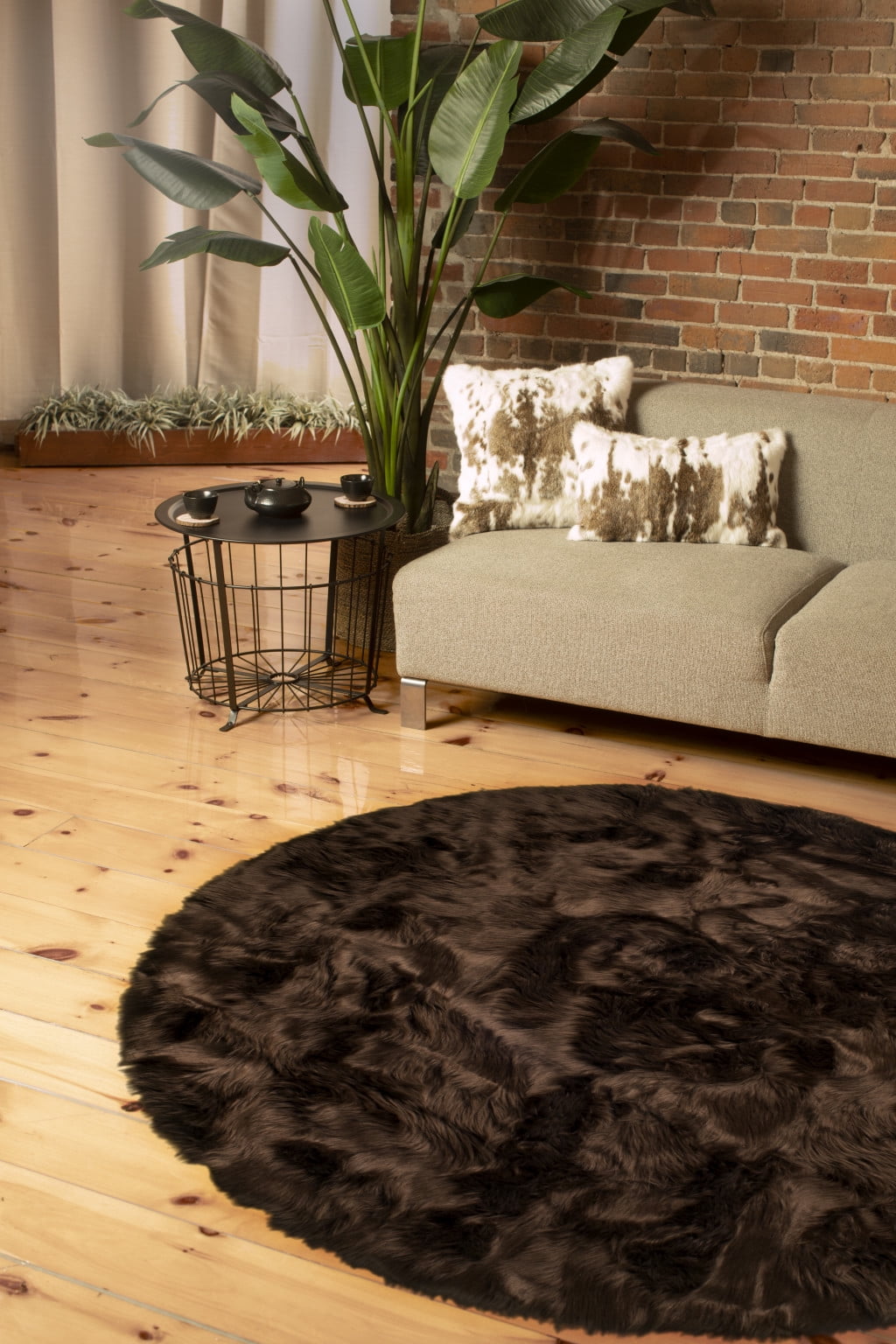 6 X 6 chocolate Round Faux Fur Washable Non Skid Area Rug