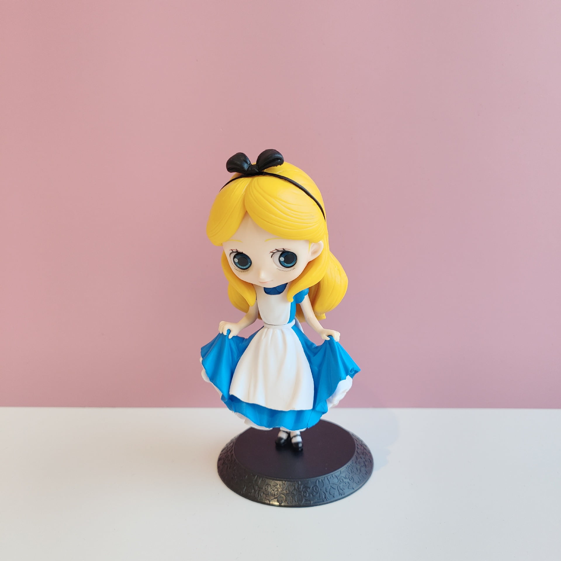 Alice in wonderland mini figures discount