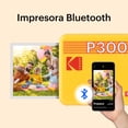 thumbnail image 4 of KODAK Mini 3 Retro 4PASS Impresora de Fotos Portátil (7,6x7,6cm) + Pack de Regalo con 68 Hojas, Blanco, 4 of 5
