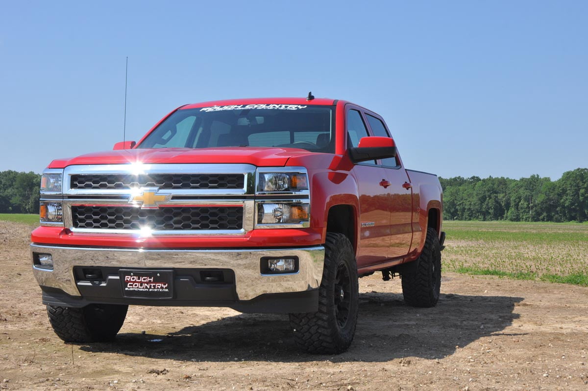 Rough Country 2.5" Leveling Lift Kit w/M1 Struts for 07-16 Chevy/GMC 1500 - 1340 Fits select: 2008-2009,2014-2016 CHEVROLET SILVERADO