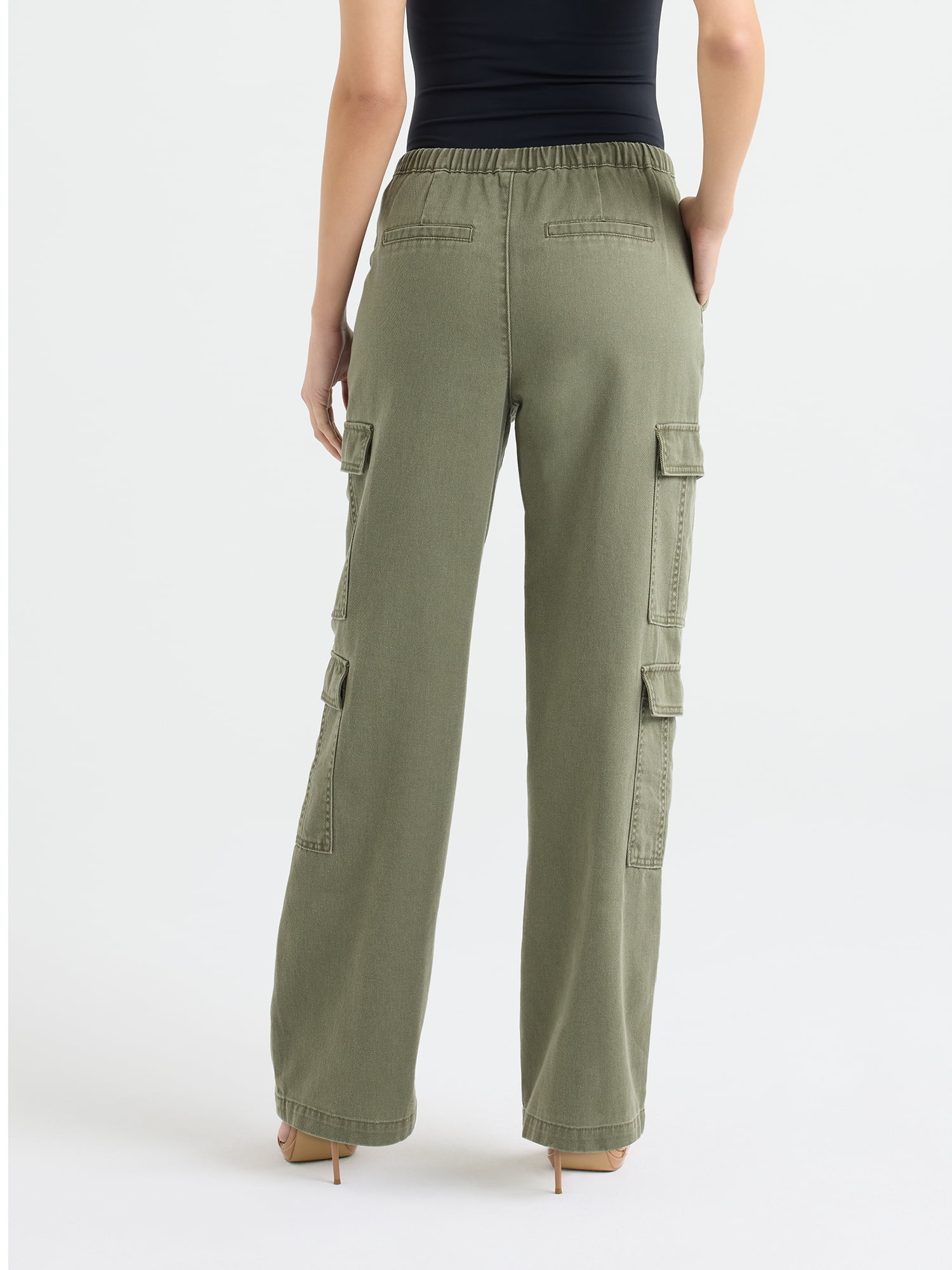 Sofia by Sofia Vergara Women's and Women's Plus Size Diana Mid Rise Relaxed Straight Cargo Jeans, 32.5" Inseam, Sizes 0-26W