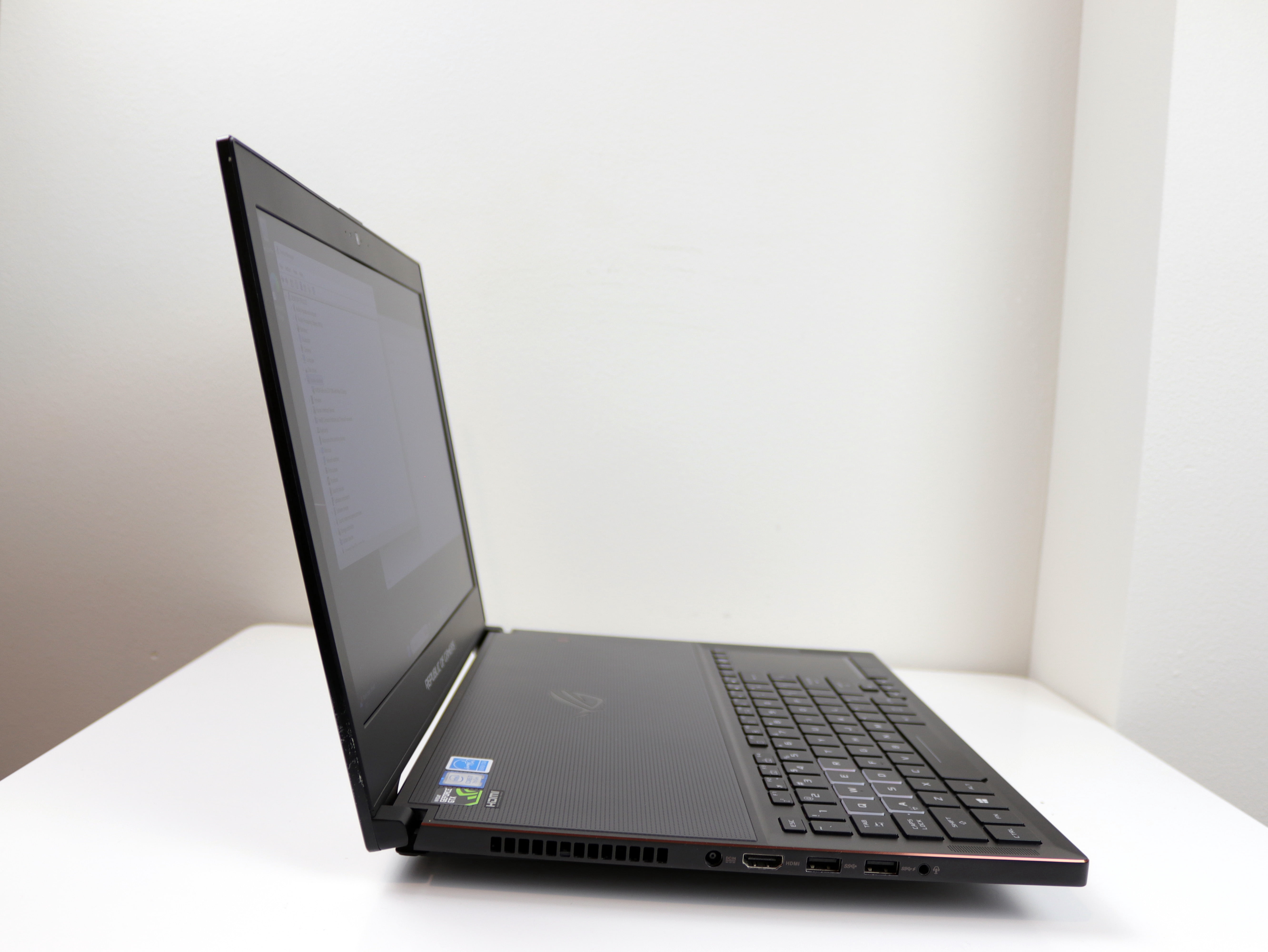 ASUS ZEPHYRUS GX501VI 15.6 Laptop i7-7700HQ 16GB RAM 512GB SSD 8GB NVIDIA GTX 1080 Windows 11