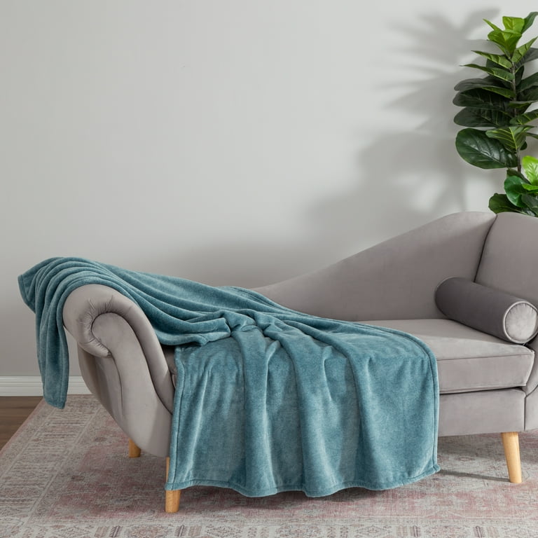 EcoThread™ Plush Heathered Soft Oversized Throw Blanket, Teal