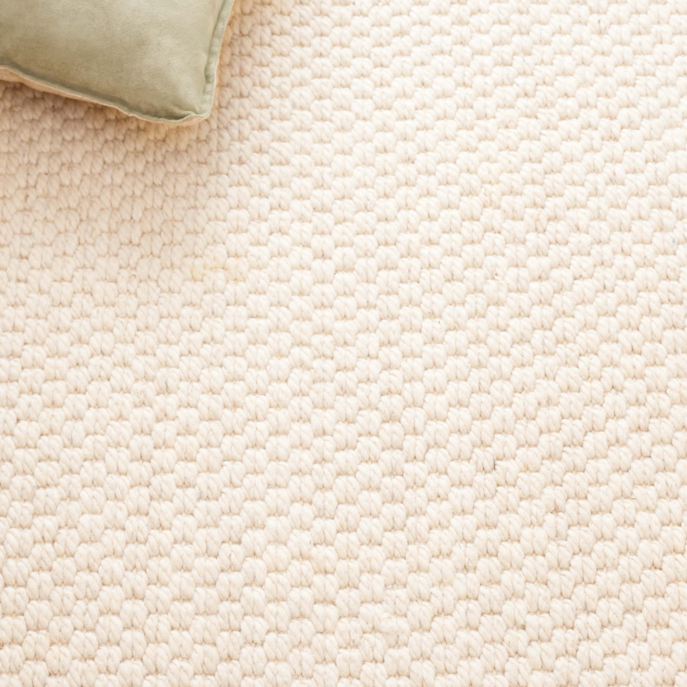 SAFAVIEH Palm Beach Miranda Solid Area Rug, Ivory, 3' x 5'