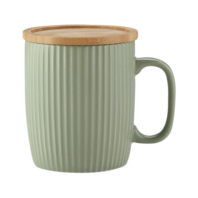 Taza de cerámica de 400 ml con rayas verticales es fresca y sencilla. Taza de desayuno con rayas verticales y tapa. Taza de café de oficina y taza de agua.