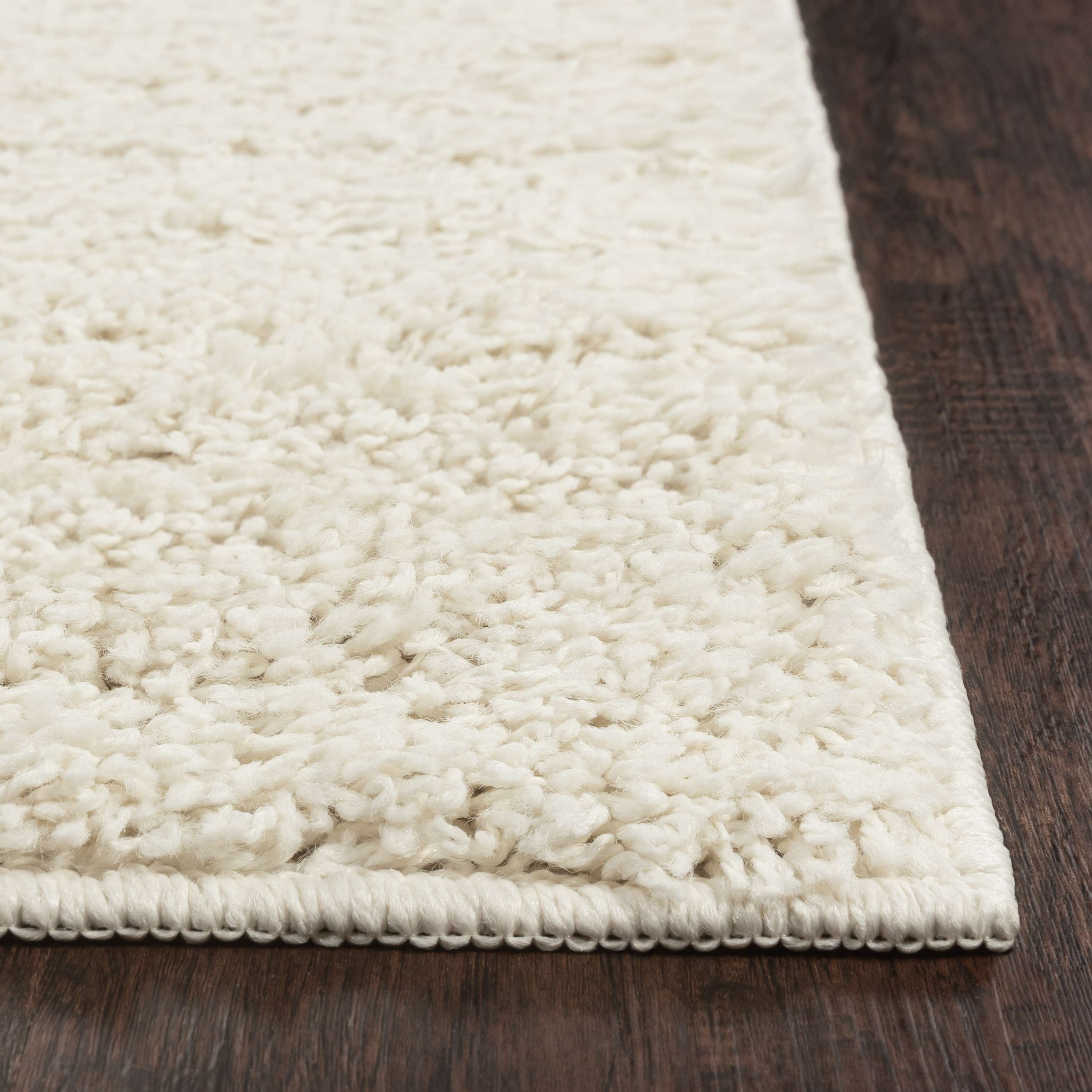 Mainstays Traditional Solid Shag Indoor Runner Rug, Ivory, 2'6" x 8'