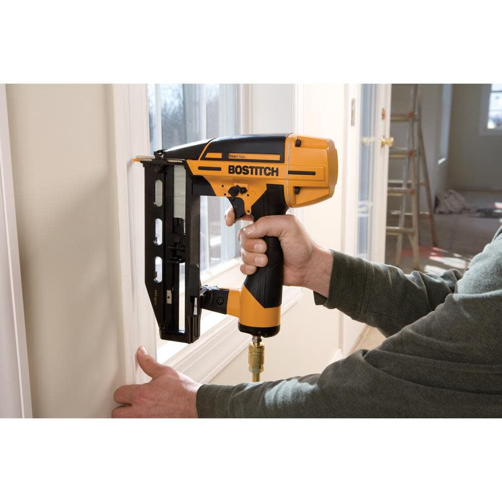 BOSTITCH Smart Point 16 Ga Pneumatic Nail Gun
