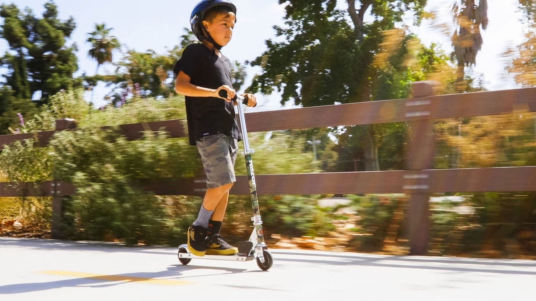 Razor A Kick Scooter  Special Edition Dino Camo Graphic, Aluminum, Foldable, for Child Ages 5+  (图2) Razor A Kick Scooter  Special Edition Dino Camo Graphic, Aluminum, Foldable, for Child Ages 5+  (图2)