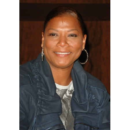 Queen Latifah At In-Store Appearance For Queen Latifah Signs Copies Of Put On Your Crown Stretched Canvas -  (16 x