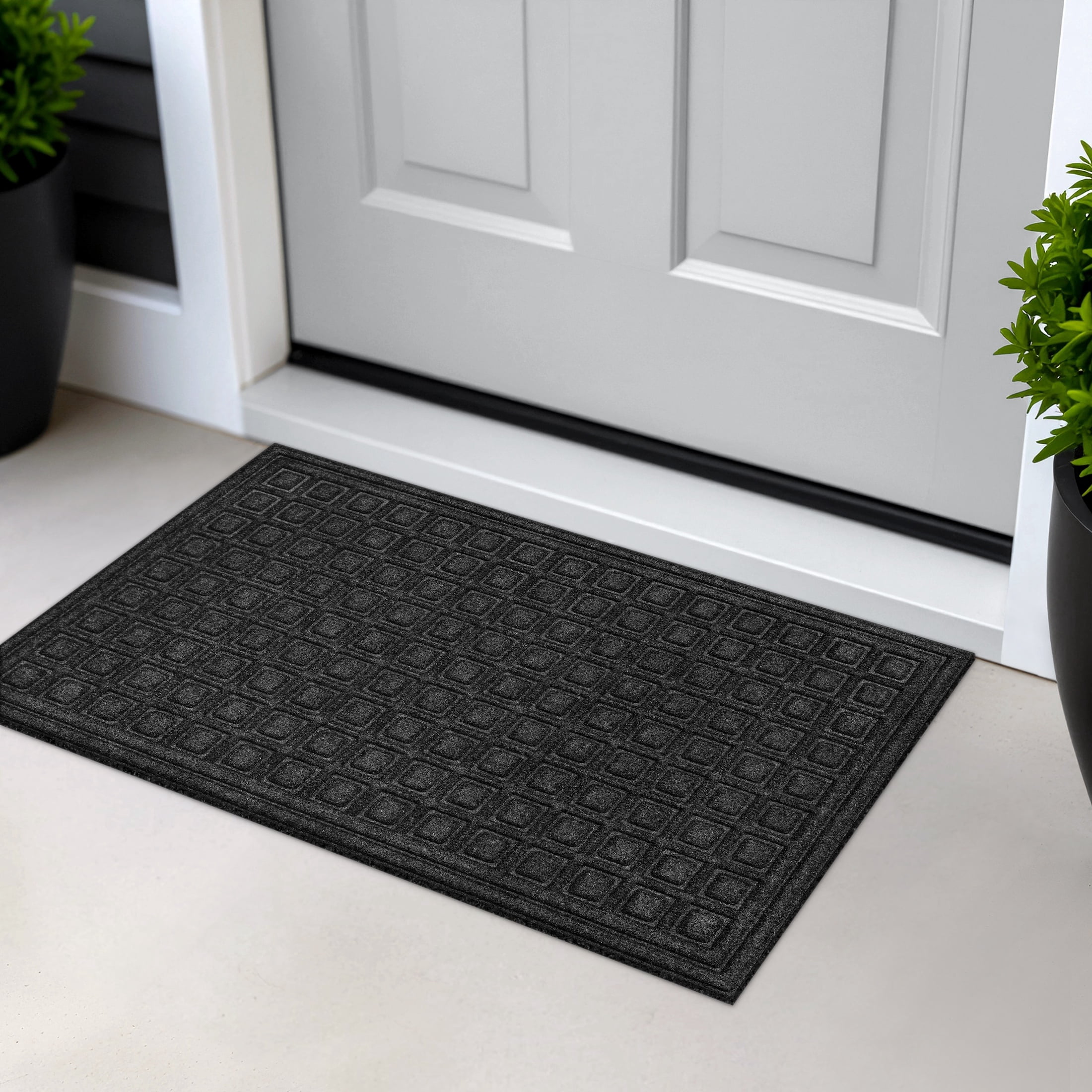 Mainstays Textures Blocks Indoor/Outdoor Utility Mat, Onyx, 18 in x 30 in